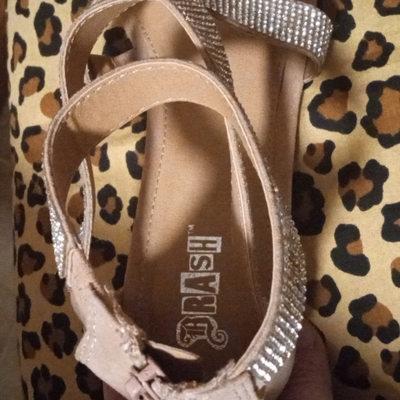 Brash Beige Faux Suede Sandals W/Rhinestone|Sz 9.5 NWT - Picture 7 of 10